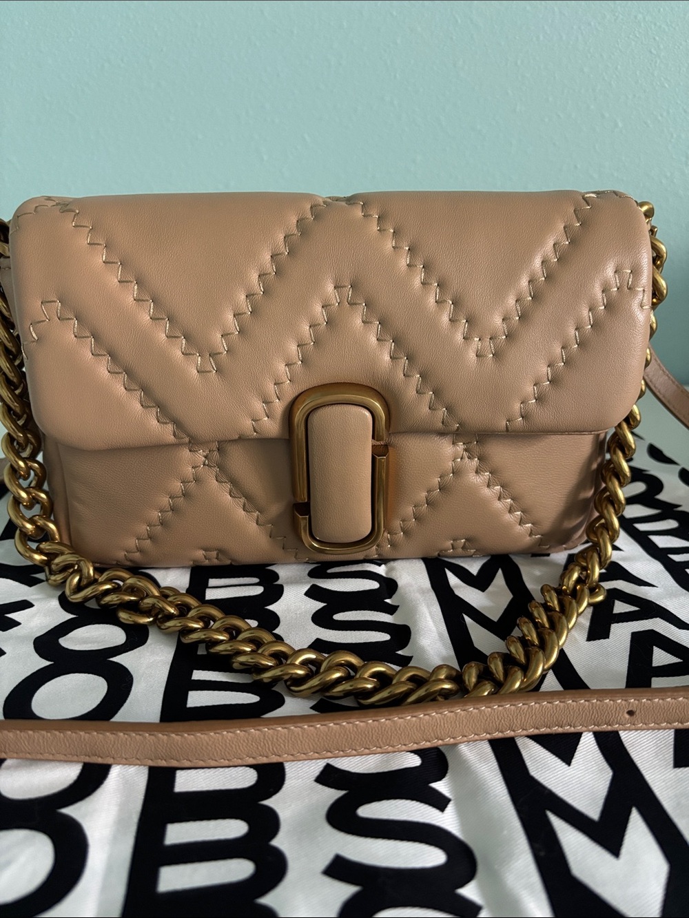 Marc Jacobs Quilted Leather Shoulder Bag - Picture 2 of 12
